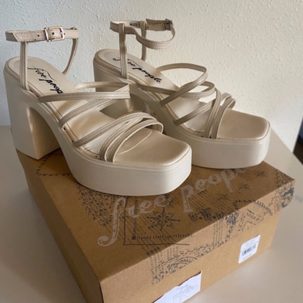 FREE PEOPLE LITE CREAM PLATFORM SANDALS